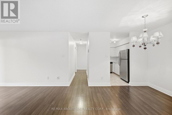 Bedroom - 1611 - 1480 Pilgrims Way, Oakville, ON L6M3G7 Photo 5
