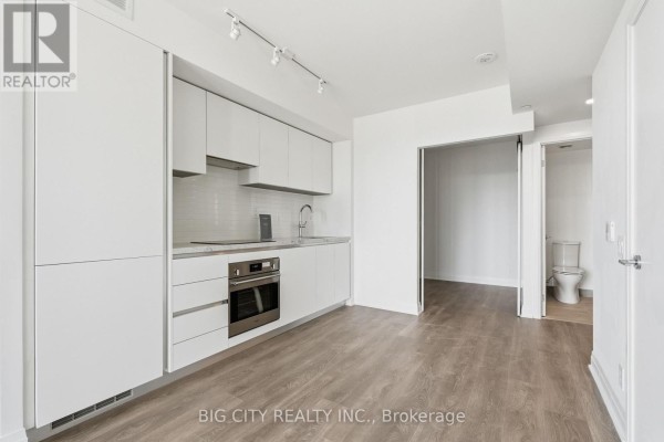 Kitchen - 1611 - 25 Frederick Todd Way, Toronto, ON M4G4E8 Photo 4