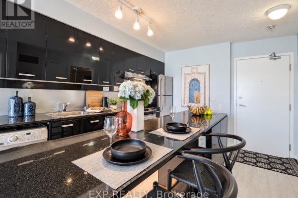 Kitchen - 1612 - 19 Singer Court, Toronto, ON M2K0B2 Photo 3