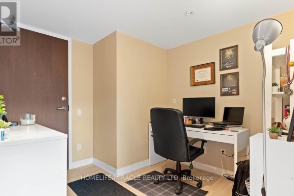 Primary Bedroom - 1612 - 80 Queens Wharf Road, Toronto, ON M5V0J3 Photo 4
