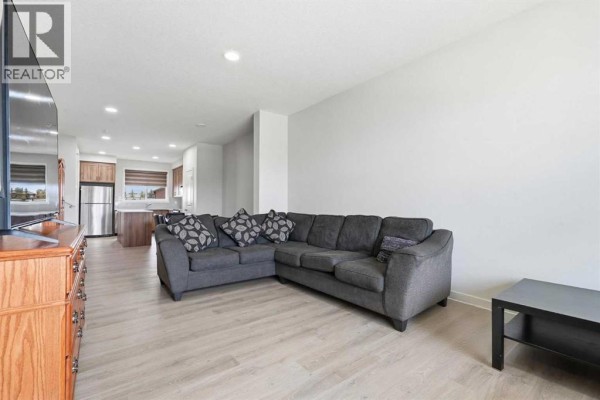 Kitchen - 1612 Rangeview Drive Se, Calgary, AB T3S0K1 Photo 3