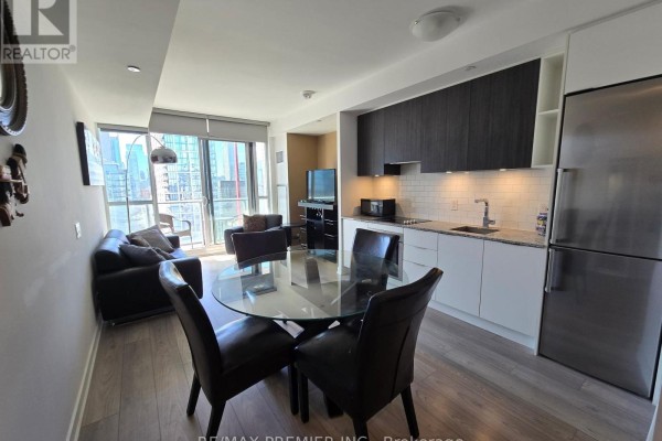 1613 - 120 Parliament Street, Toronto, ON M5A2Y8 Photo 2