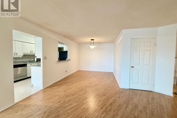 Kitchen - 1613 - 175 Bamburgh Circle, Toronto, ON M1W3X8 Photo 3