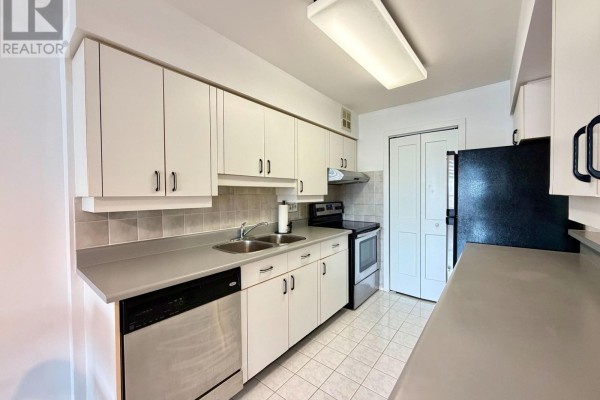 Primary Bedroom - 1613 - 175 Bamburgh Circle, Toronto, ON M1W3X8 Photo 5