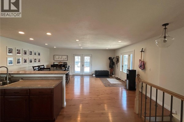 4pc Ensuite bath - 1613 Dieppe Crescent, Estevan, SK S4A1W8 Photo 3
