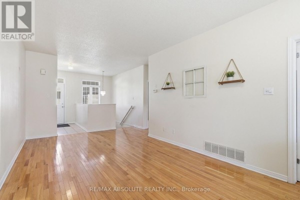 Primary Bedroom - 1613 Manon Street, Clarence Rockland, ON K4K1T9 Photo 3