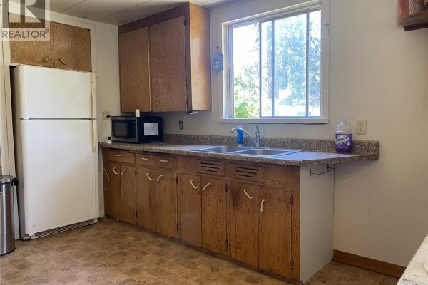 Kitchen - 1615 Neimi Road, Christina Lake, BC V0H1E2 Photo 4