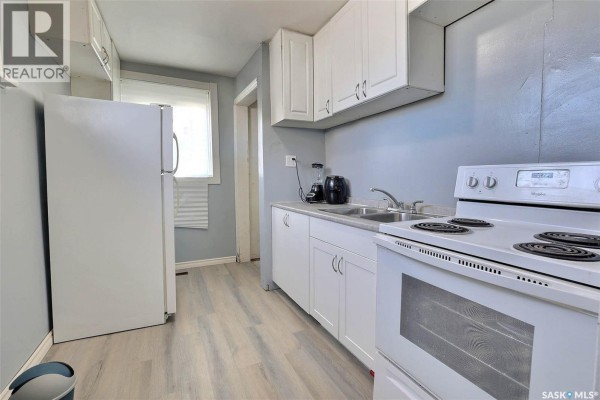 4pc Bathroom - 1615 Ottawa Street, Regina, SK S4P1P1 Photo 5