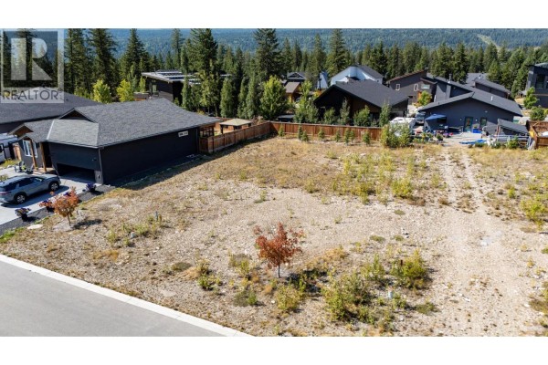 1616 Cedar Street, Golden, BC V0A1H6 Photo 2
