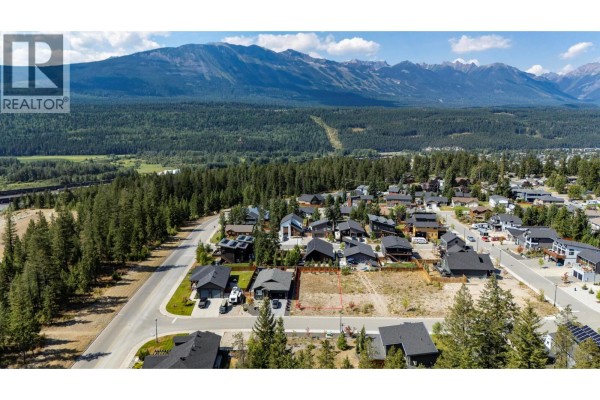 1616 Cedar Street, Golden, BC V0A1H6 Photo 4