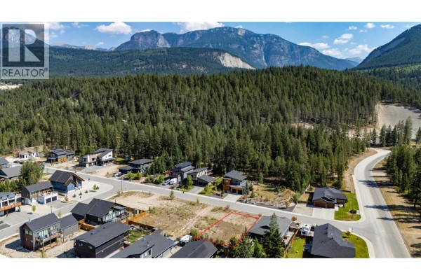 1616 Cedar Street, Golden, BC V0A1H6 Photo 5