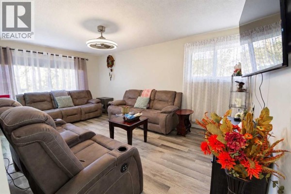 Dining room - 1619 21 Street, Coaldale, AB T1M1G2 Photo 5