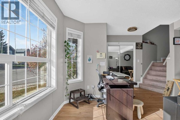 Kitchen - 162 Bridlewood Avenue Sw, Calgary, AB T2Y3T5 Photo 3