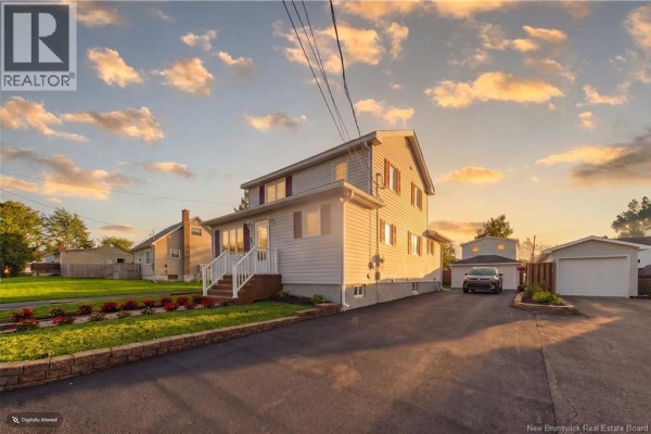 162 Churchill, Moncton