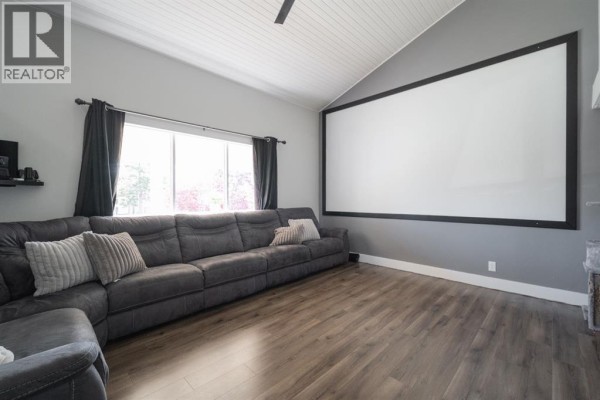Bedroom - 162 Maclaren Crescent, Fort Mcmurray, AB T9K1J8 Photo 5