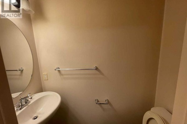2pc Bathroom - 162 Windstone Mews Sw, Airdrie, AB T4B3X4 Photo 5