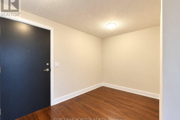 1620 - 135 Village Green Square, Toronto, ON M1S0G4 Photo 2