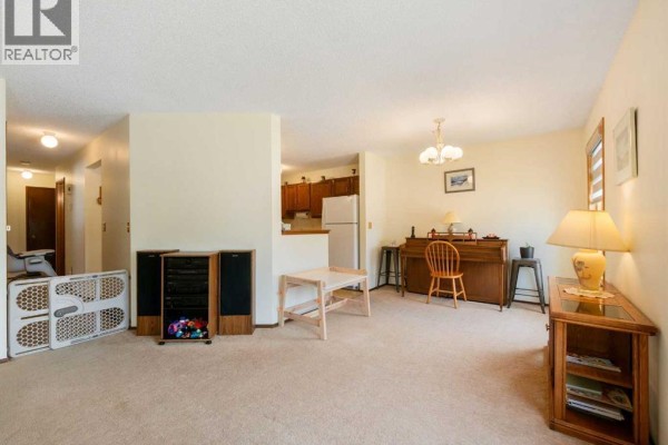 Primary Bedroom - 1620 47 Street Sw, Calgary, AB T3C2C8 Photo 4