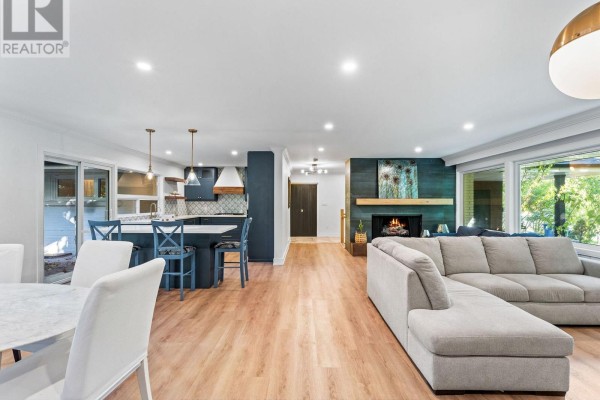 Living room - 1620 Islington Avenue, Toronto, ON M9A3M6 Photo 4