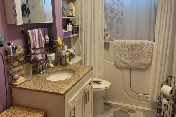 4pc Bathroom - 1620 Rothwell Street, Regina, SK S4N3B8 Photo 5