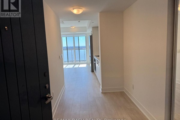 1622 - 2545 Simcoe Street N, Oshawa, ON L1L0W3 Photo 3