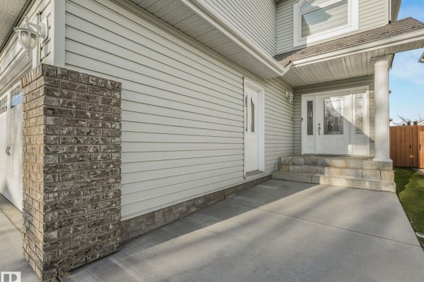 Primary Bedroom - 16237 129a St Nw, Edmonton, AB T6V1T1 Photo 4