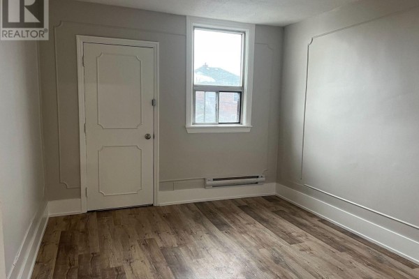 1623a Eglinton Avenue, Toronto, ON M6E2H7 Photo 3