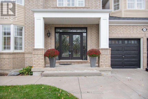 Living room - 1624 Arthurs Way, Milton, ON L9T6C9 Photo 3