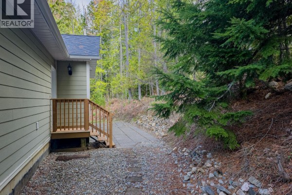 Bedroom - 16242 Selkirk Road, Crawford Bay, BC V0B1E0 Photo 4