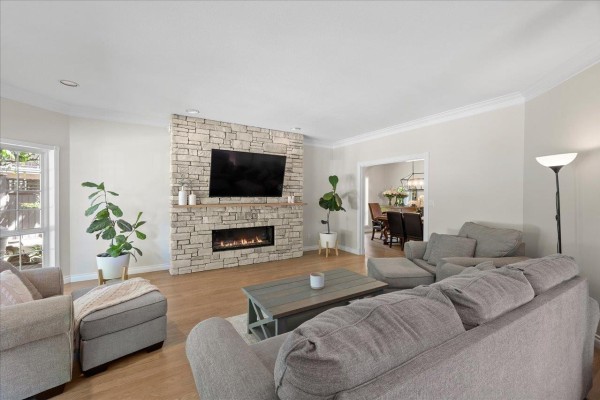 16248 59 Avenue, Surrey, BC V3S7A5 Photo 5
