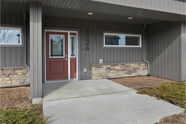 Primary Bedroom - 1626 33a St Nw, Edmonton, AB T6T0K3 Photo 4