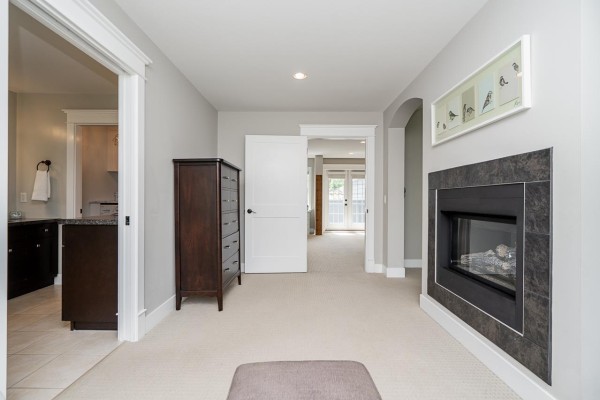 16265 61a Avenue, Surrey, BC V3S3W2 Photo 3