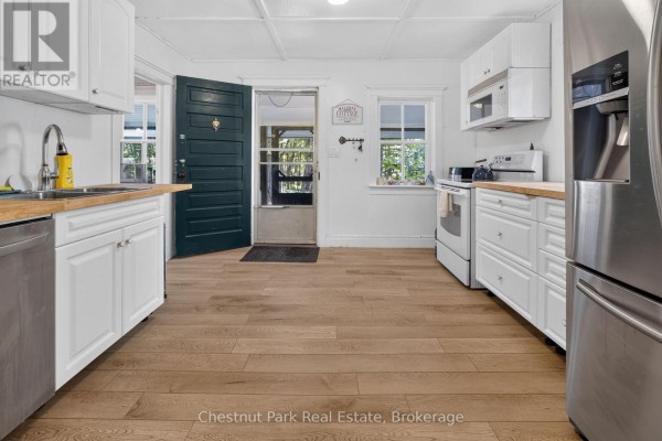 1627 Houseys Rapids Road, Gravenhurst, ON P1P1R3 Photo 4
