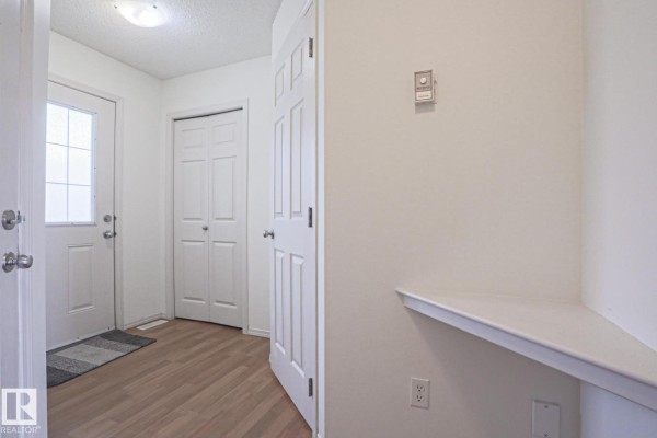 Kitchen - 1627 Melrose Pl Sw Sw, Edmonton, AB T6W1X5 Photo 3