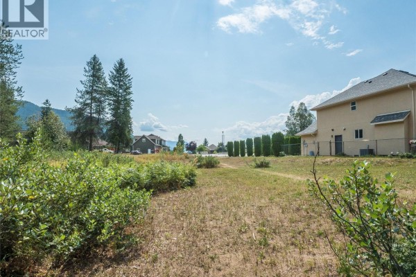 1629 Putter Lane, Castlegar, BC V1N4W7 Photo 5