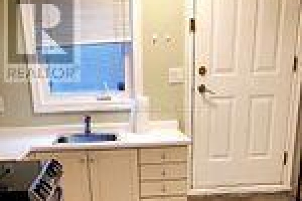 162b Finch Avenue East Finch Ave. E. Unit B Street, Toronto, ON M2N4R9 Photo 4