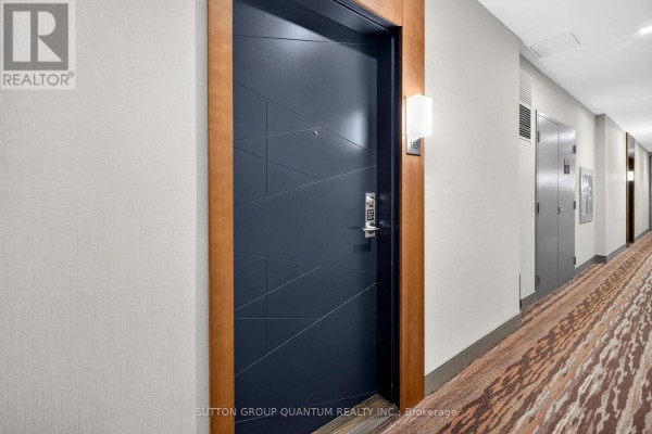 Bathroom - 163 - 1575 Lakeshore Road, Mississauga, ON L5J0B1 Photo 2