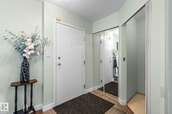Primary Bedroom - #163 10520 120 St Nw, Edmonton, AB T5H4L9 Photo 4
