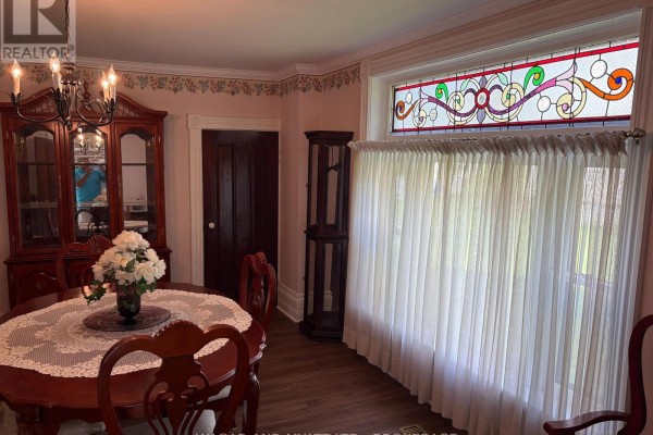 Dining room - 163 Adelphi Street, Greater Napanee, ON K7R1T6 Photo 3
