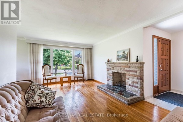 Primary Bedroom - 163 Floradale Drive, Mississauga, ON L5B1G2 Photo 5