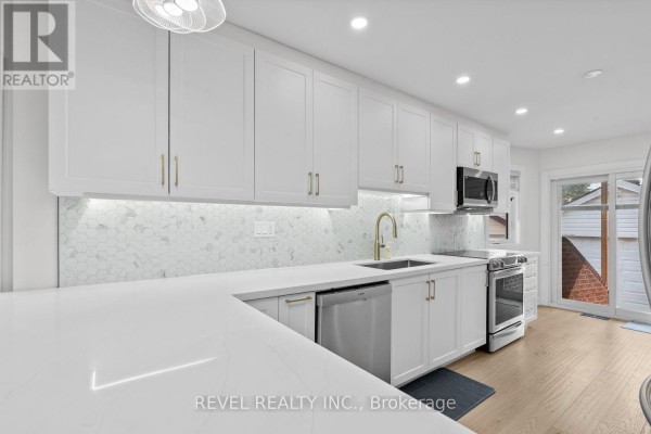 Kitchen - 163 Northland Avenue, Toronto, ON M6N2E4 Photo 3