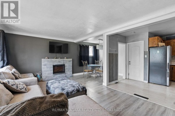 Kitchen - 163 Rice Road W, Welland, ON L3C2V7 Photo 4