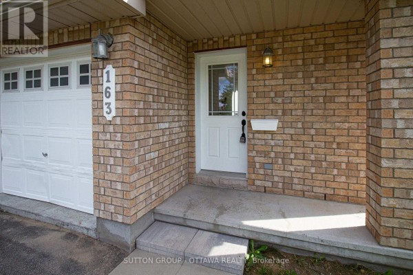163 Silvermoon Crescent, Ottawa, ON K4A0P5 Photo 2