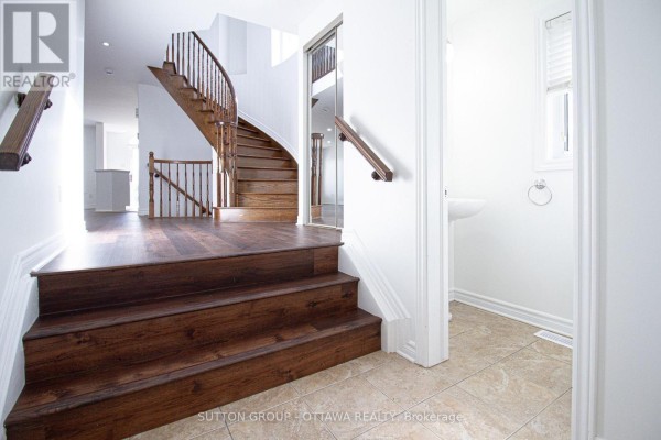 163 Silvermoon Crescent, Ottawa, ON K4A0P5 Photo 4