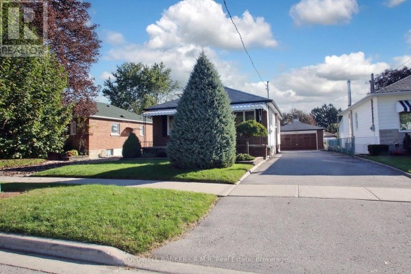 Living room - 163 Windsor Street, Oshawa, ON L1H6G4 Photo 2