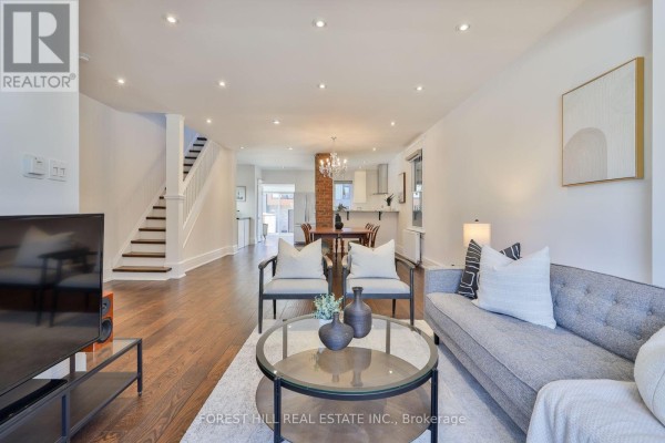 Living room - 163 Wychwood Avenue, Toronto, ON M6C2T4 Photo 3