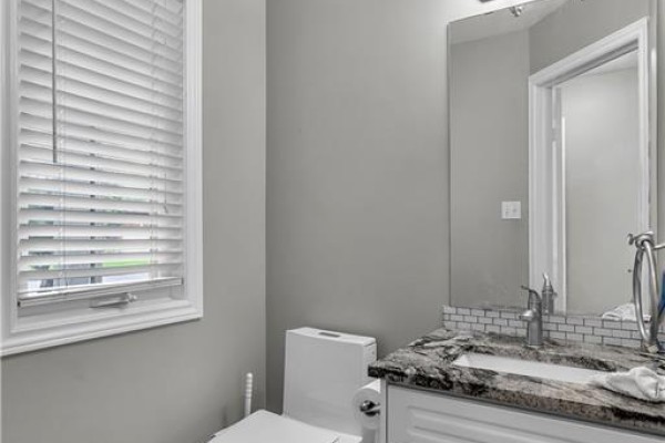 4pc Bathroom - 1630 Benjamin Drive, London, ON N5V5K1 Photo 5