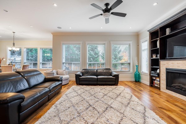 16302 25 Avenue, Surrey, BC V3Z6S1 Photo 4