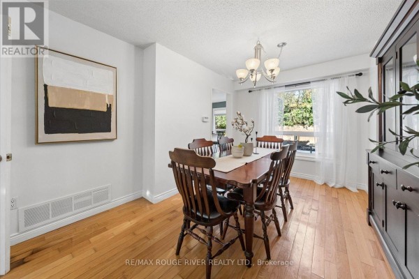 Living room - 1631 Rudell Road, Clarington, ON L1B1G8 Photo 5