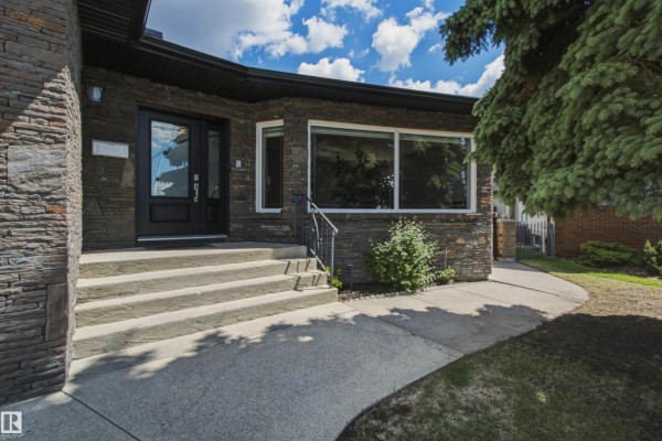Kitchen - 16315 99 St Nw, Edmonton, AB T5X5J1 Photo 3